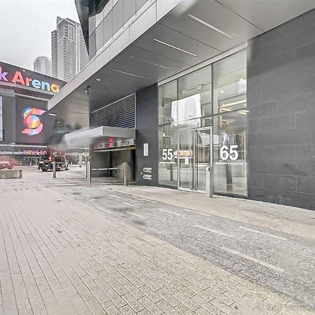 Prime Location - Stunning 2-Bdrm Condo Toronto Bagian luar foto